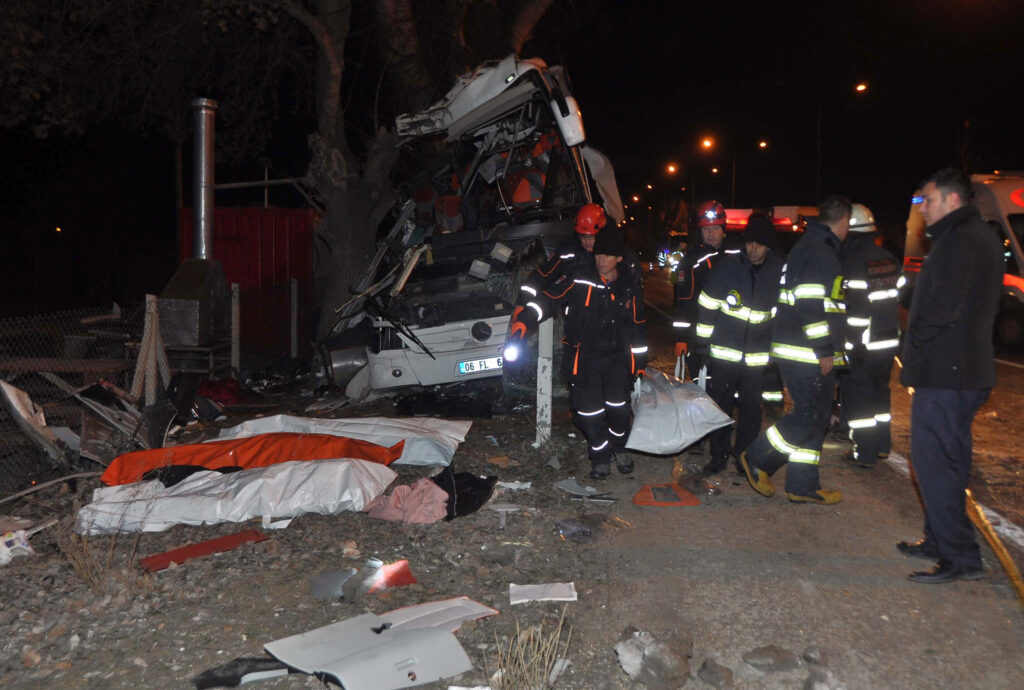Τραγωδία στην Τουρκία: Κάηκαν ζωντανοί μέσα σε λεωφορείο – Ανάμεσά τους και παιδιά