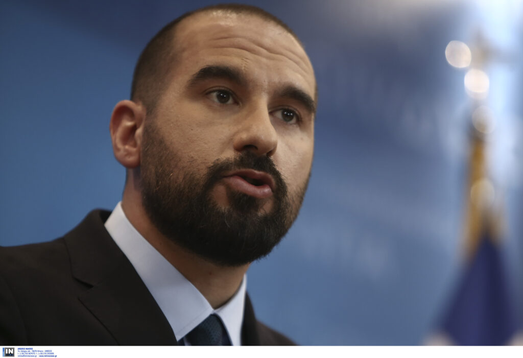 Τζανακόπουλος για Στουρνάρα:  Οφείλει να δώσει πειστικές απαντήσεις για τις σχέσεις του με τη Novartis