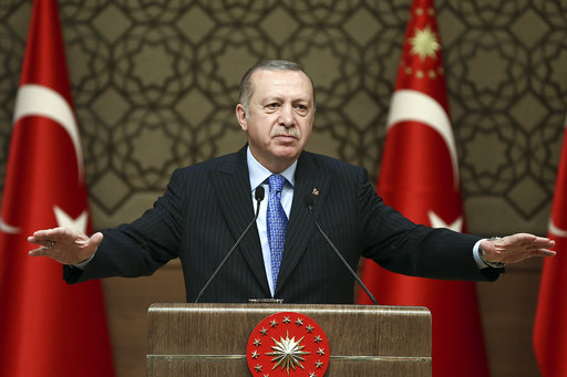Ξεσπάθωσε πάλι ο Ερντογάν: «Τώρα κυματίζει η τουρκική σημαία στο Αφρίν»!