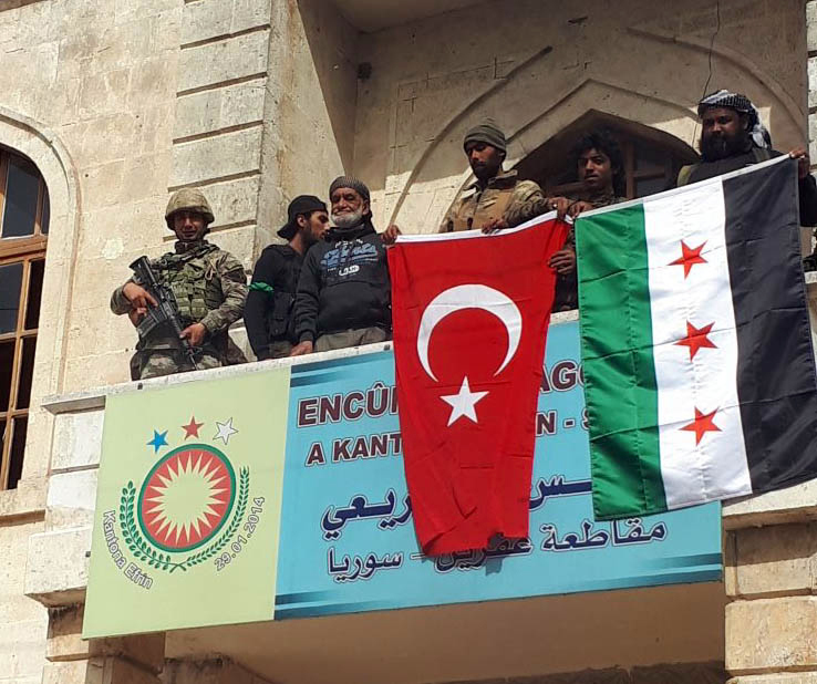 Οι τουρκικές σημαίες κυματίζουν στην Αφρίν