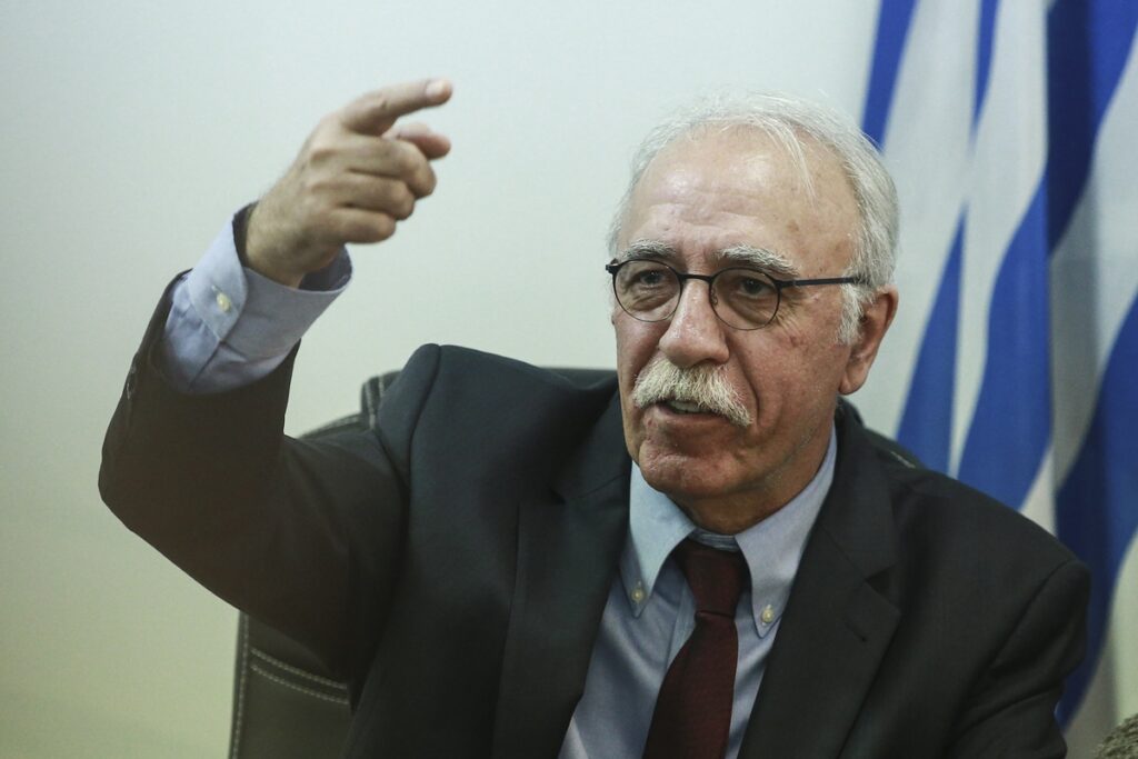 Βίτσας: Δεν υπάρχουν γκρίζες ζώνες, υπάρχει το διεθνές δίκαιο και οι αγώνες του ελληνικού λαού