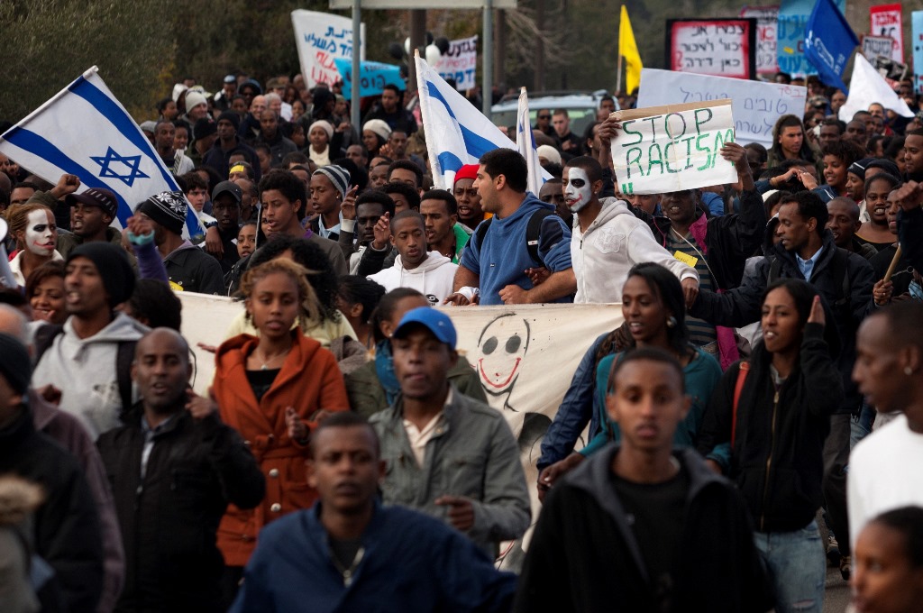 Ισραήλ: Χιλιάδες διαδήλωσαν στο Τελ Αβίβ κατά της απέλασης των Αφρικανών μεταναστών