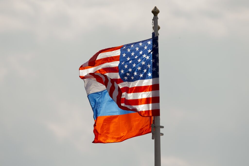 Νέο ψυχροπολεμικό επεισόδιο – Η Ρωσία διώχνει 60 Αμερικανούς διπλωμάτες