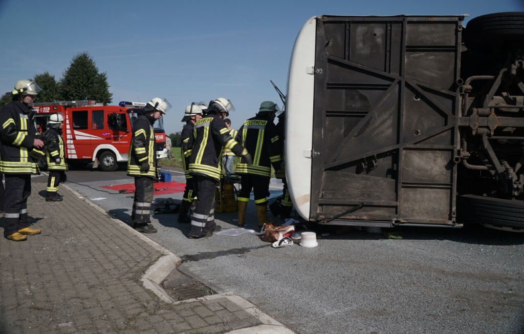 Γερμανία: Σύγκρουση λεωφορείου με φορτηγό – ένας νεκρός και πολλοί τραυματίες