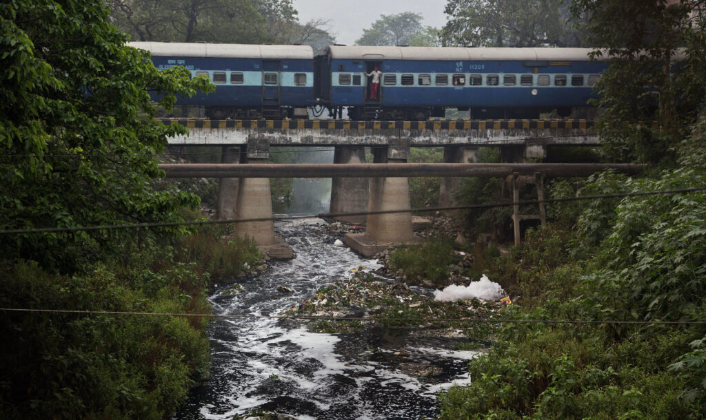 Ινδία: Βαγόνια τρένου κυλούσαν επί 12 χιλιόμετρα προς τα πίσω!