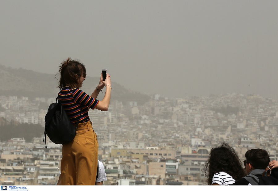 Και πάλι η αφρικανική σκόνη στην Ελλάδα – Ποιες πόλεις αναμένεται να «πνίξει»