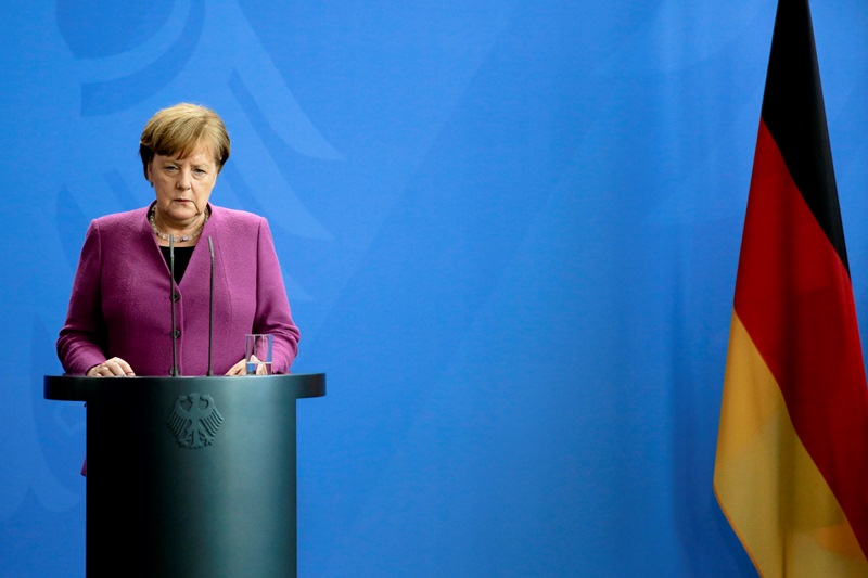 Μέρκελ: Η Γερμανία δεν θα λάβει μέρος σε πλήγματα κατά της Συρίας