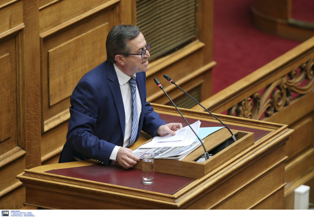 Νικολόπουλος: Θα καταψηφίσω το νομοσχέδιο γιατί «ανοίγει παράθυρο» για υιοθεσία από ομόφυλα ζευγάρια