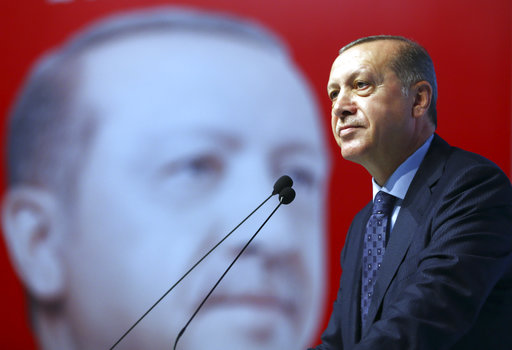 Ερντογάν προς Τούρκους: «Και 8, και 9, και 10 φορές παράταση της κατάστασης έκτακτης ανάγκης»!