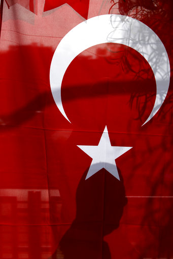 «Τούρκοι» οι …Τούρκοι με τον Γιούνκερ για το θέμα των Ελλήνων στρατιωτικών