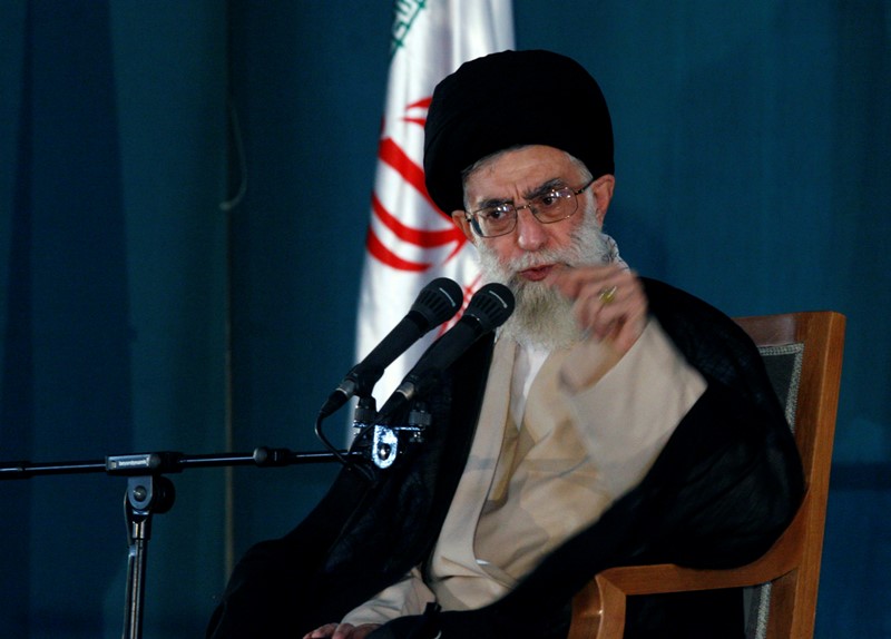 Αλί Χαμενεΐ: Οι ΗΠΑ επιδιώκουν πολεμική σύγκρουση του Ιράν με την Σαουδική Αραβία