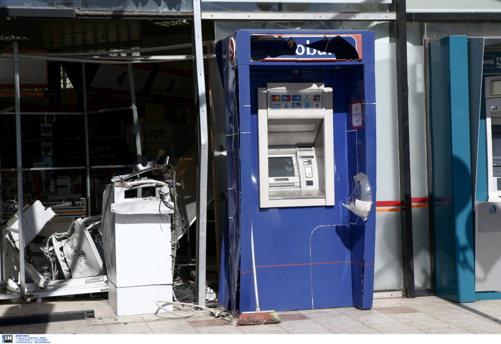 Ανατίναξαν ΑΤΜ στην Εύβοια – Καταστράφηκε το κατάστημα που το στέγαζε (Photos)