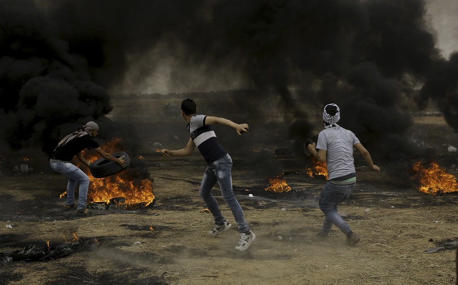 Ισραηλινοί άνοιξαν πυρ κατά Παλαιστίνιων διαδηλωτών – Δεκάδες τραυματίες (Photos)
