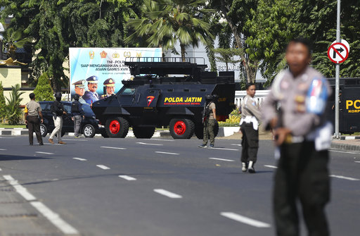 Ινδονησία: Επίθεση καμικάζι σε αστυνομικό τμήμα – Τουλάχιστον ένας νεκρός
