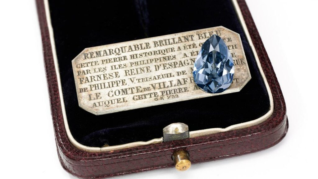 Έσπασε όλα τα «κοντέρ» το βασιλικό διαμάντι Μπλε Φαρνέζε σε δημοπρασία (Photos-Video)