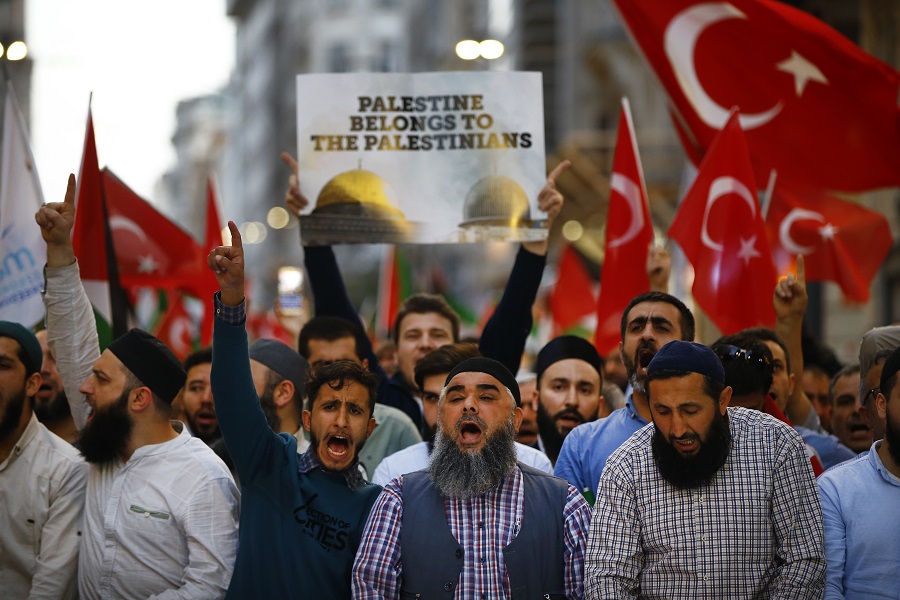 Στο «κόκκινο» οι σχέσεις Τουρκίας-Ισραήλ – «Φωτιές» άναψε το “F..k Turkey” που έγραψε ο γιος του Νετανιάχου