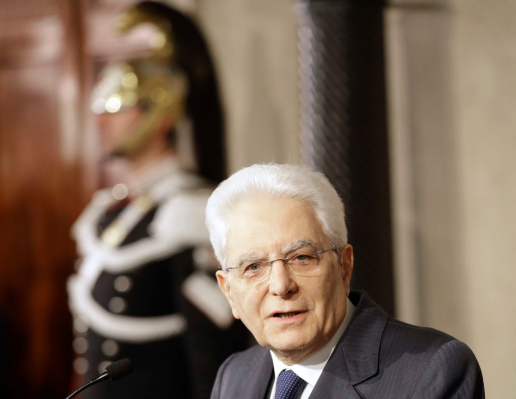 Ιταλία: Ο πρόεδρος καθυστερεί την εντολή σχηματισμού κυβέρνησης στους «ευρωσκεπτικιστές»