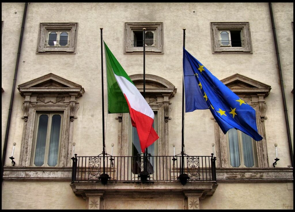 Νέες «βολές» της Ρώμης για την ΕΕ: «Να δαγκώνουν τη γλώσσα τους πριν μιλήσουν»