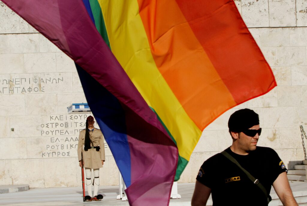 Το πρώτο σωματείο για τα δικαιώματα των Ελλήνων ΛΟΑΤΚΙ αστυνομικών είναι γεγονός!