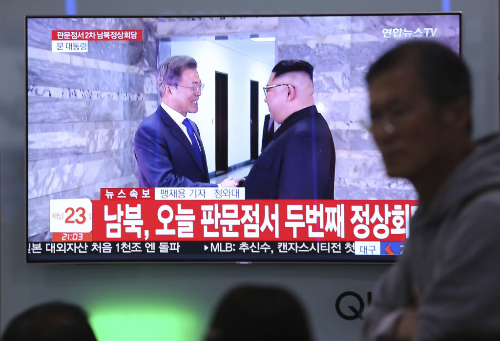Βόρεια και Νότια Κορέα συμφώνησαν να έχουν συνομιλίες για στρατιωτικά θέματα και επανένωση οικογενειών