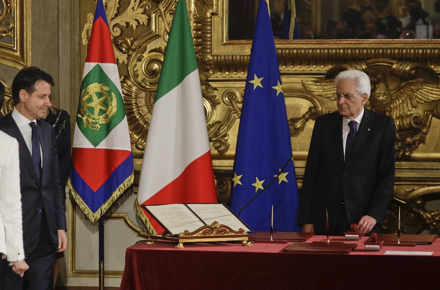 Ορκίστηκε η νέα κυβέρνηση της Ιταλίας – Συγκίνηση στο μέγαρο Κυρηνάλιο (Photos)