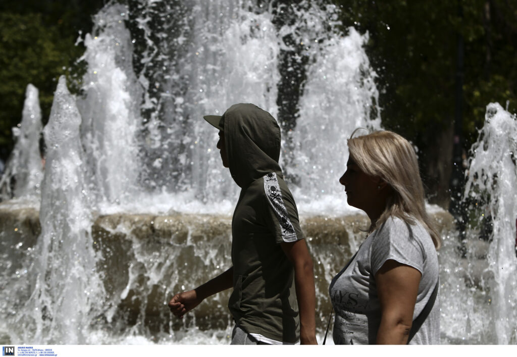 Καύσωνας με 40ρια και σκόνη προ των πυλών