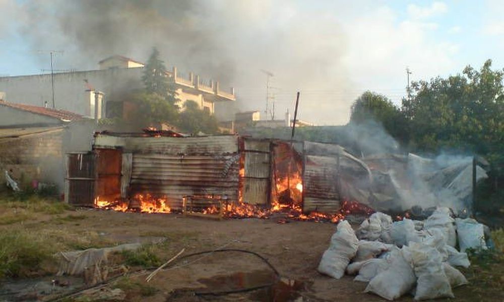 Μανωλάδα: Στο «μικροσκόπιο» των Αρχών τα αίτια της φωτιάς στα καταλύματα των αλλοδαπών