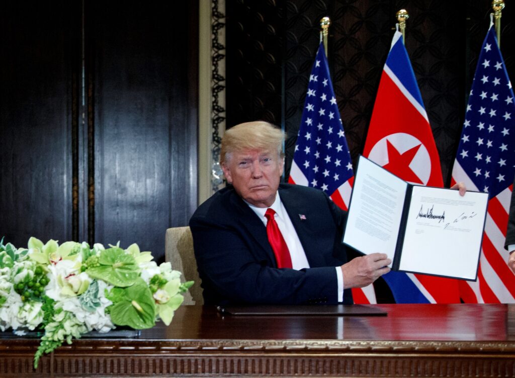 Το κείμενο της συμφωνίας Τραμπ – Κιμ για την πλήρη αποπυρηνικοποίηση της Κορεατικής Χερσονήσου