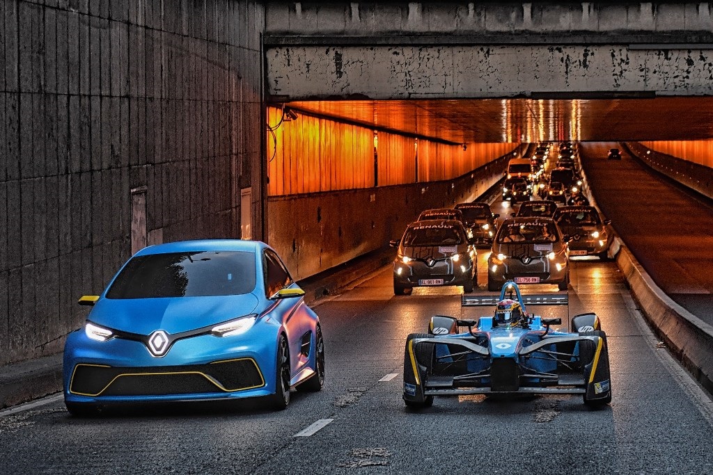Renault: Ηλεκτρικά Οχήματα (Video)