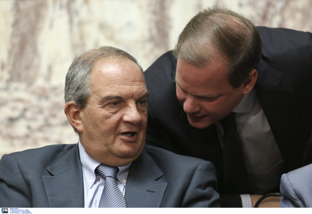 Ο πρώην πρωθυπουργός Κώστας Καραμανλής δεν θα μιλήσει παρά τα τιτιβίσματα του «Κωστάκη»