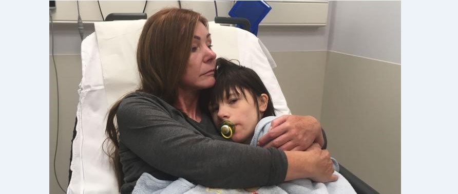 Βρετανία: 12χρονος επιληπτικός εισήχθη στο νοσοκομείο όταν οι αρχές του κατάσχεσαν το θεραπευτικό έλαιο κάνναβης