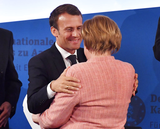 Όλο και πιο κοντά Γαλλία-Γερμανία για μεταρρύθμιση της ευρωζώνης