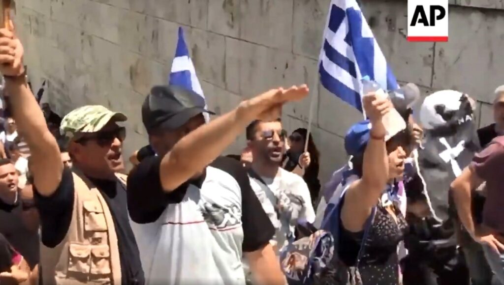 Ανατριχιαστικό! – Όταν οι «μακεδονομάχοι» χαιρετούν ναζιστικά! (Video)