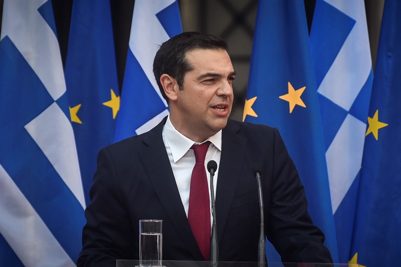 Ο Τσίπρας με γραβάτα στο Ζάππειο: Η Ελλάδα επιστρέφει αποκλειστικά στους Έλληνες (Video)