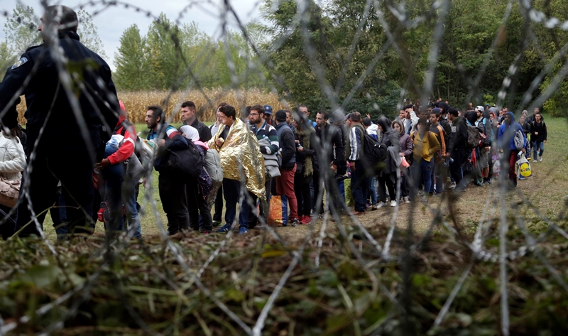 Στην άμεση απώθηση μεταναστών απειλεί να προχωρήσει η Τσεχία