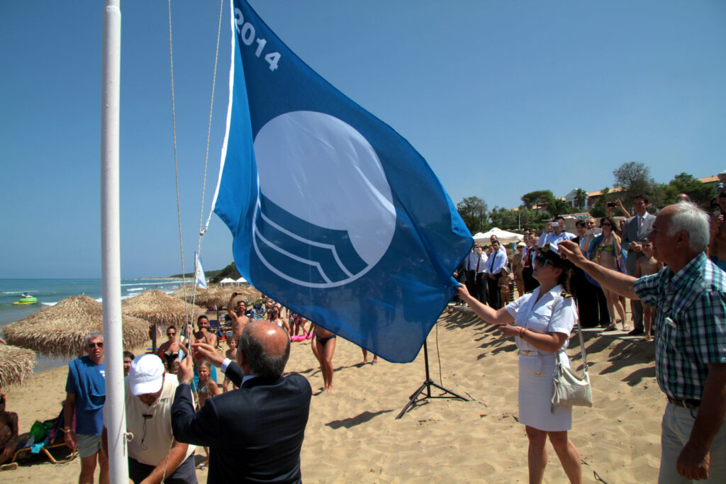 Ποιες είναι οι 20 παραλίες της Αττικής που έχουν Γαλάζια Σημαία (Λίστα)