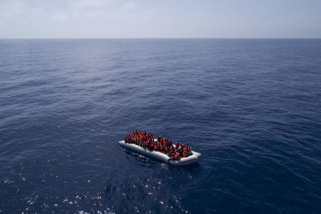 Διάσωση τουλάχιστον 1800 μεταναστών στη Μεσόγειο το Σαββατοκύριακο