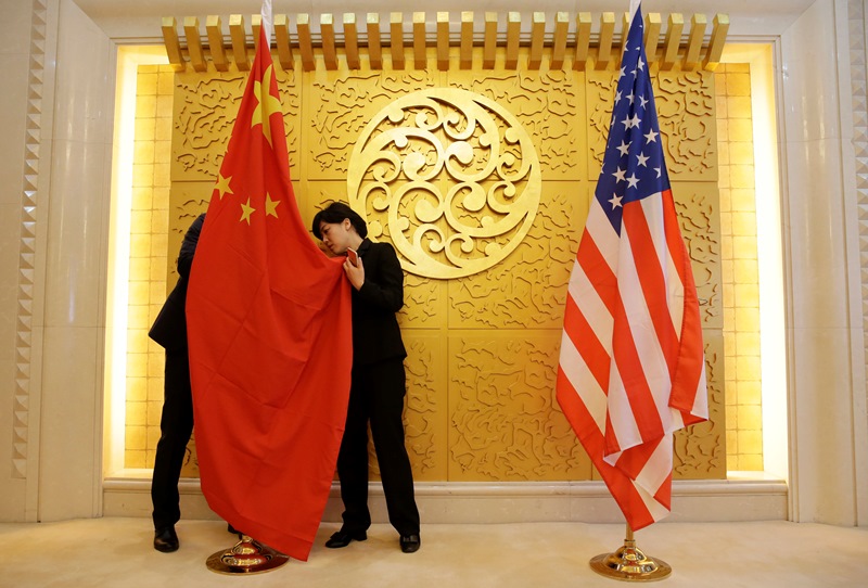 Reuters: Τον Ιούλιο θα εφαρμοστούν οι σκληροί δασμοί της Κίνας προς τις ΗΠΑ