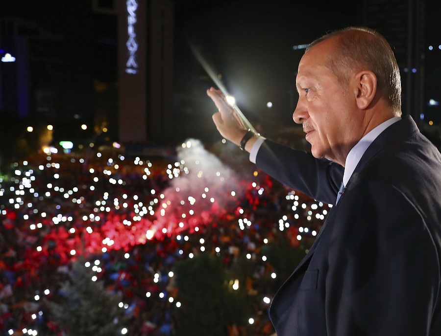 CNN Turk: Ο Ερντογάν επανεξελέγη πρόεδρος με 52,59%