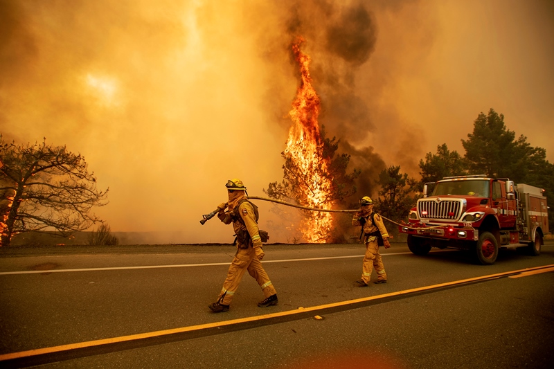 ΗΠΑ: Η πυρκαγιά σαρώνει την Καλιφόρνια – εκκενώνονται οικισμοί