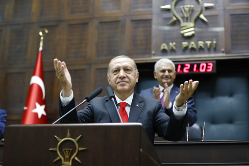 Κατασταλτικό «μνημόνιο» Ερντογάν: Απολύει 18.000 στο Δημόσιο, βάζει λουκέτο σε 4 ΜΜΕ