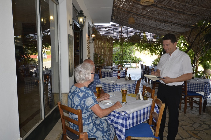 Ο Κερκυραίος που εκμηδένισε τα σκουπίδια