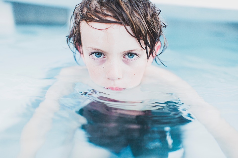 Κρήτη: 5χρονος στην εντατική επειδή ήπιε νερό από πισίνα