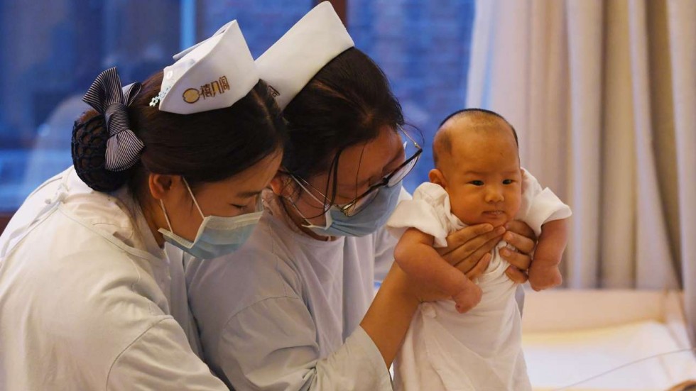 Στην Κίνα γεννήθηκαν 17,5 εκατομμύρια μωρά σε νοσοκομεία μόνο το 2017