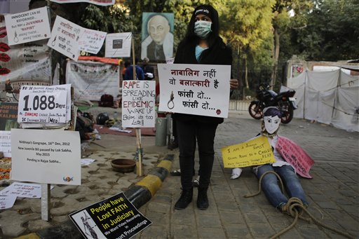 Φρίκη στην Ινδία: 18 κατηγορούμενοι για τον συστηματικό βιασμό 12χρονης