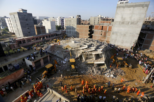 Ινδία: 6όροφο κτίριο κατέρρευσε – Τουλάχιστον 15 εγκλωβισμένοι στα συντρίμια