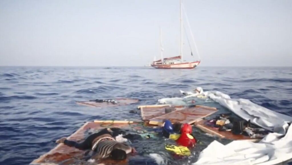 Καταγγελία ΜΚΟ: Άφησαν γυναίκα και μωρό να πεθάνουν πάνω σε βάρκα (Video)