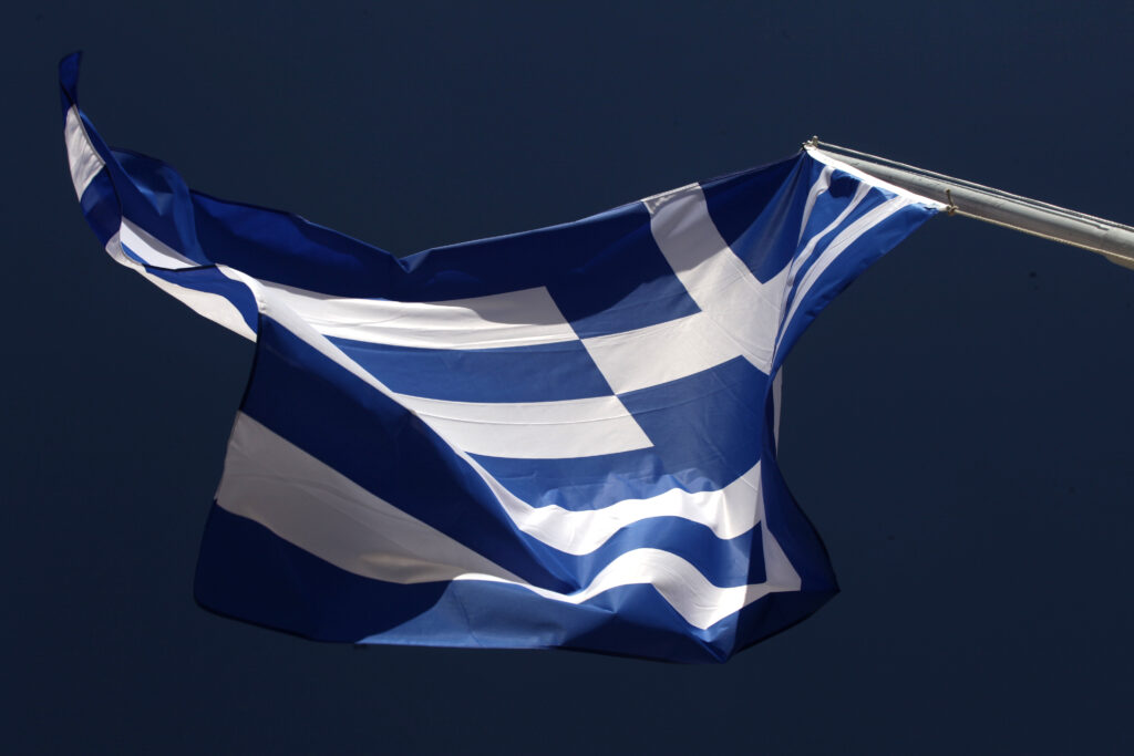 Reuters: «Η Ελλάδα ετοιμάζεται να πετάξει μόνη της στις αγορές ομολόγων»