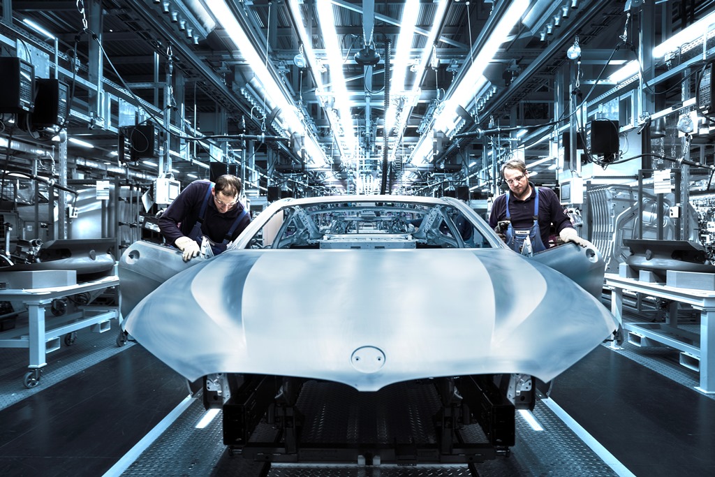H BMW Σειράς 8 Coupé στην παραγωγή (Video)