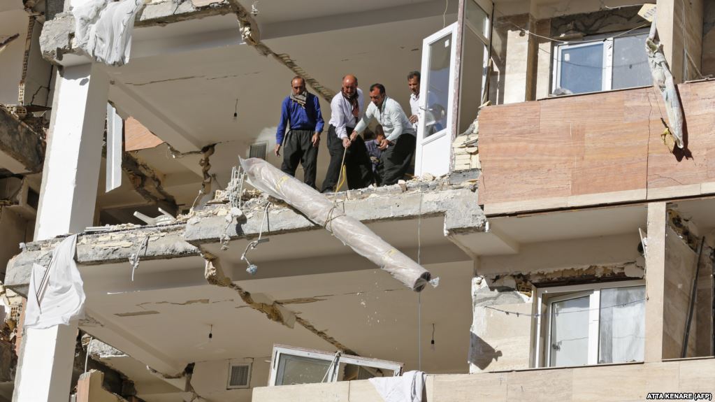 Ισχυρός σεισμός 5,9 Ρίχτερ έπληξε το Ιράν – Τουλάχιστον 25 τραυματίες